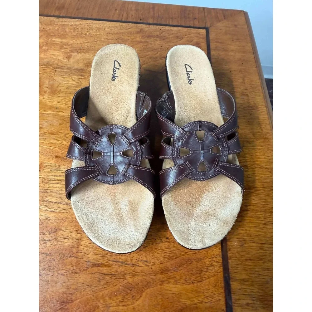 Clarks Womens 8M Brown Sandals Slide Wedge Strappy Leather Cutout 88456